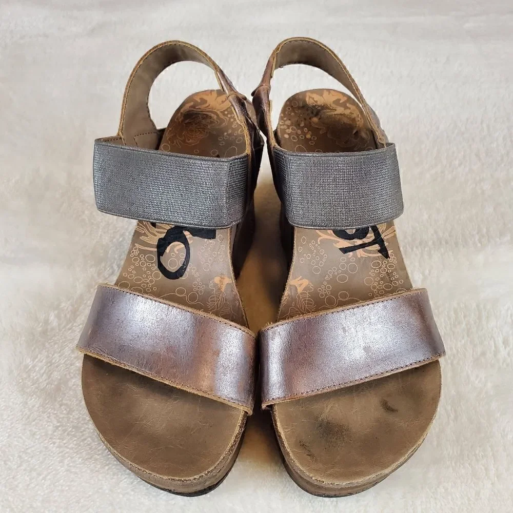 OTBT Bushnell Bronze Sandals Size 5.5M